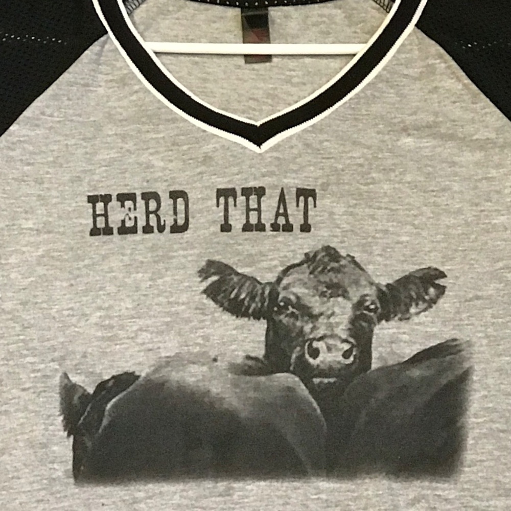 Cute V-Neck T-shirt with “Herd That” Angus Cow Front Imprint - M